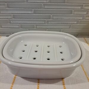 Vtg Porcelain/Ceramic Classic Two-part Soap Dish with Removable Tray White